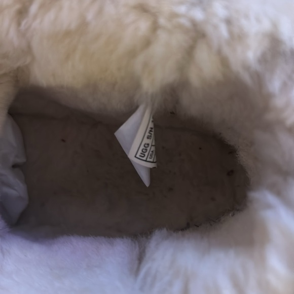 UGG Quincy Chestnut Boots - Picture 13 of 16